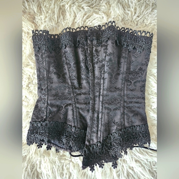Angel Secret- size Small corset  with crochet details - Picture 1 of 5